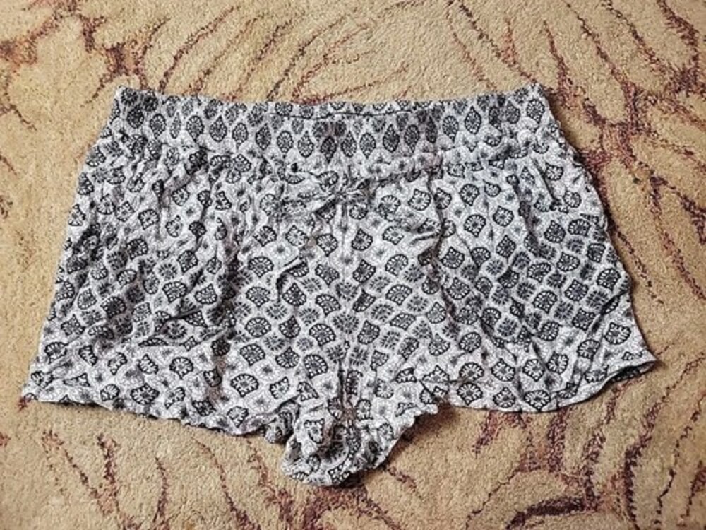 Joe B By Joe Benbasset Black White Geo Print Shorts Women's Size XL Pockets
